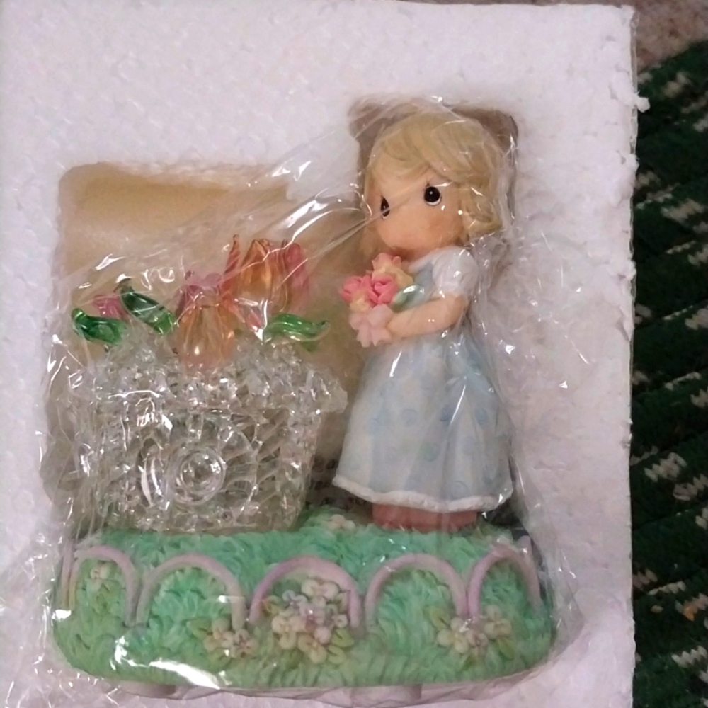 Precious Moments lite up figurines